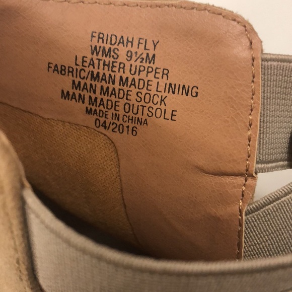 Kenneth Cole 9.5 Heels Shoes Open Toe Elastic Slingback Suede Upper Excellent - Picture 8 of 9